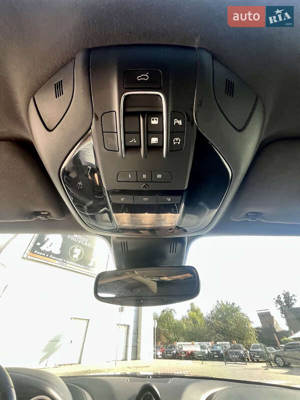 Седан Maserati Ghibli 2018 в Києві фото 21 Седан Maserati Ghibli 2018 в Києві