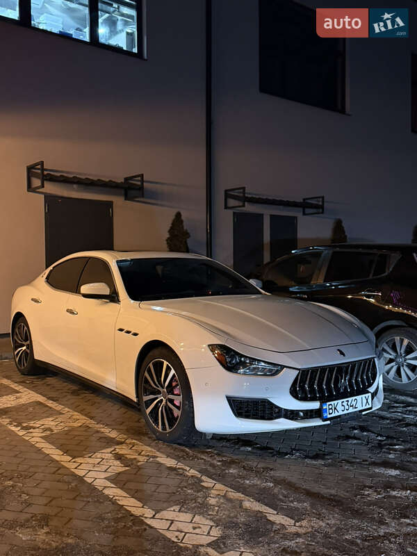 Седан Maserati Ghibli 2018 в Ровно