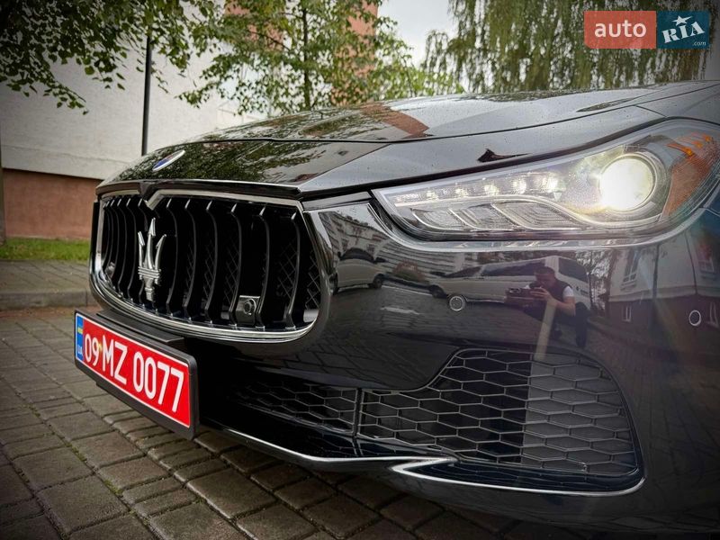 Седан Maserati Ghibli 2014 в Івано-Франківську
