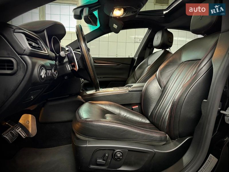 Седан Maserati Ghibli 2014 в Івано-Франківську