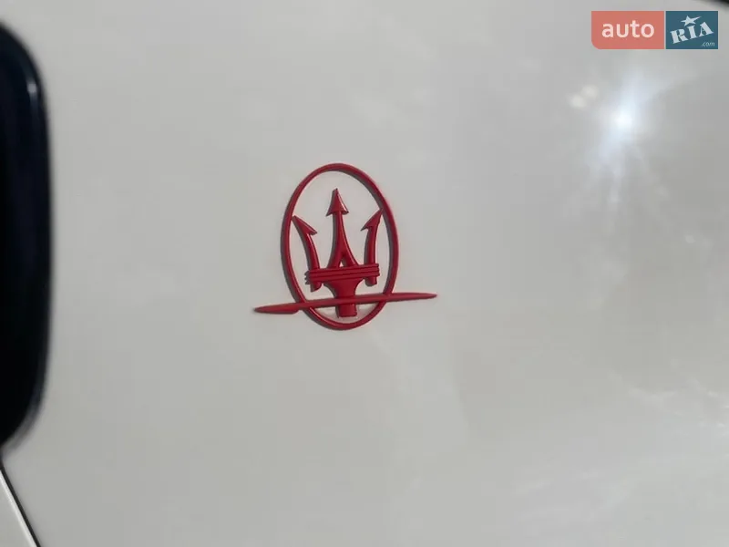 Maserati Ghibli 2016 VIN ZAM57XSA1H1225321 фото оголошення 15 з 91