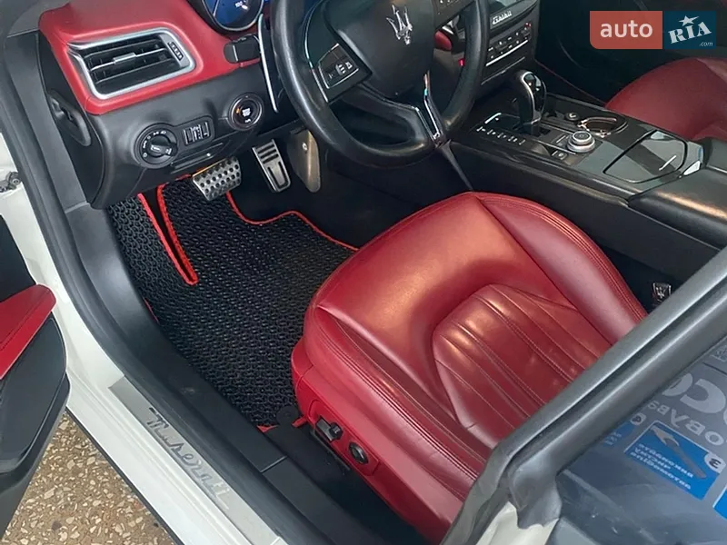 Maserati Ghibli 2016 VIN ZAM57XSA1H1225321 фото оголошення 24 з 91