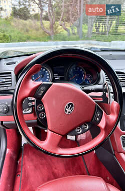 Купе Maserati GranCabrio 2010 в 