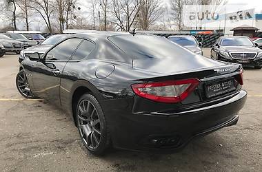 Купе Maserati GranTurismo 2012 в Киеве