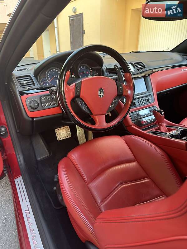 Купе Maserati GranTurismo 2014 в Львові