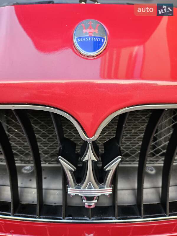 Купе Maserati GranTurismo 2014 в Львові