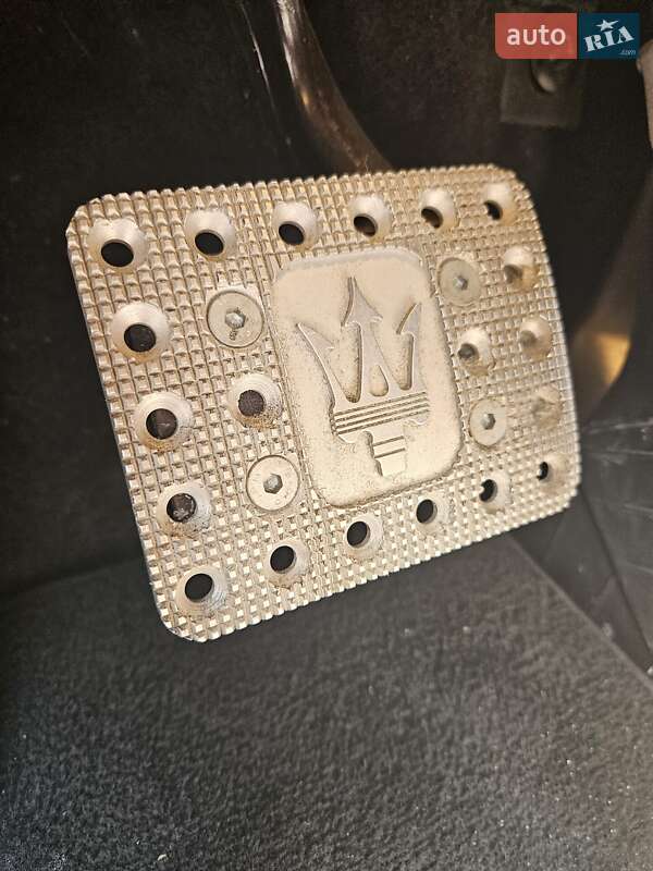 Купе Maserati GranTurismo 2014 в Львові