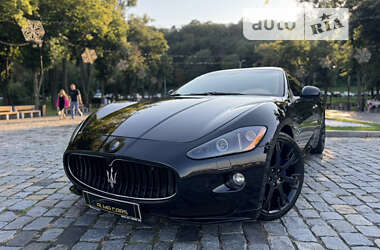 Купе Maserati GranTurismo 2011 в Києві