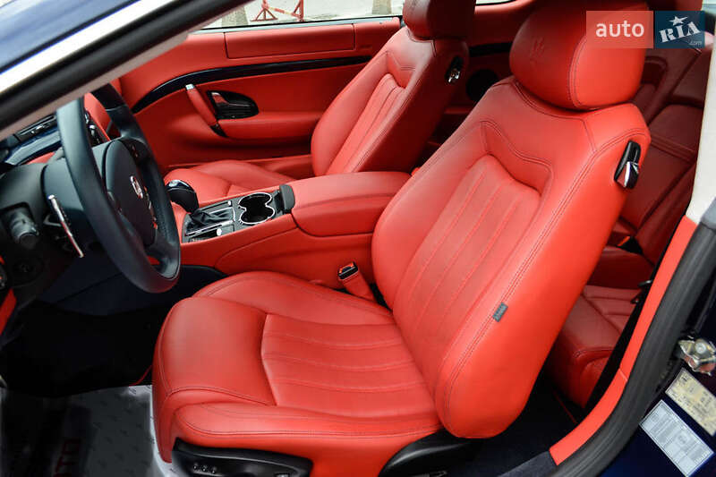 Купе Maserati GranTurismo 2011 в Киеве