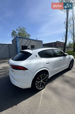 Позашляховик / Кросовер Maserati Grecale 2023 в 