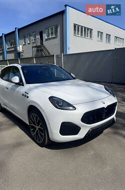Позашляховик / Кросовер Maserati Grecale 2023 в 