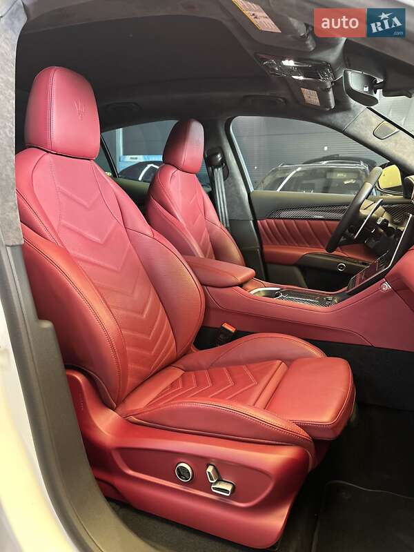 Позашляховик / Кросовер Maserati Grecale 2022 в Києві фото 33 Позашляховик / Кросовер Maserati Grecale 2022 в Києві