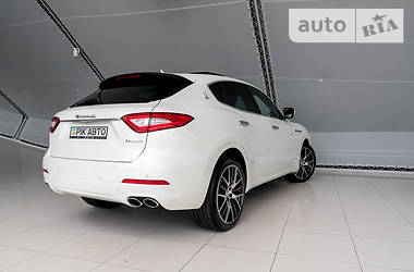 Внедорожник / Кроссовер Maserati Levante 2019 в Киеве