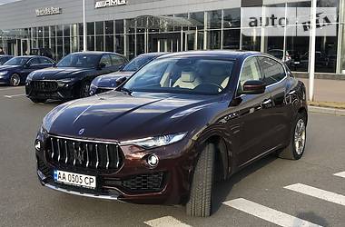 Внедорожник / Кроссовер Maserati Levante 2016 в Киеве