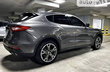 Позашляховик / Кросовер Maserati Levante 2016 в Києві