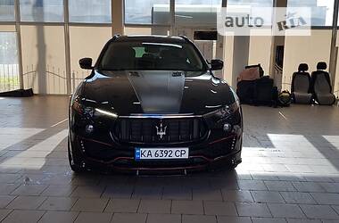 Внедорожник / Кроссовер Maserati Levante 2017 в Запорожье