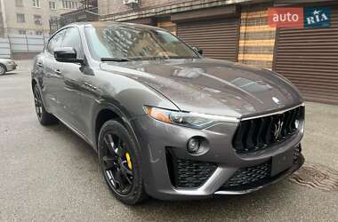 Внедорожник / Кроссовер Maserati Levante 2021 в Киеве