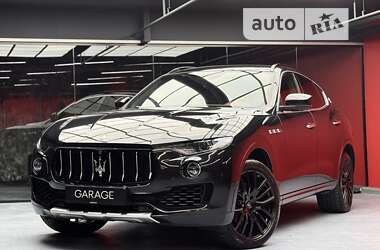 Позашляховик / Кросовер Maserati Levante 2017 в Києві