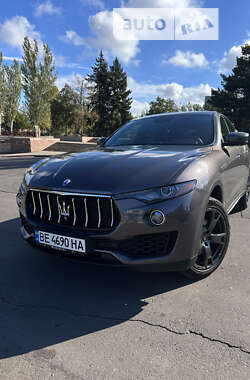 Внедорожник / Кроссовер Maserati Levante 2017 в Одессе