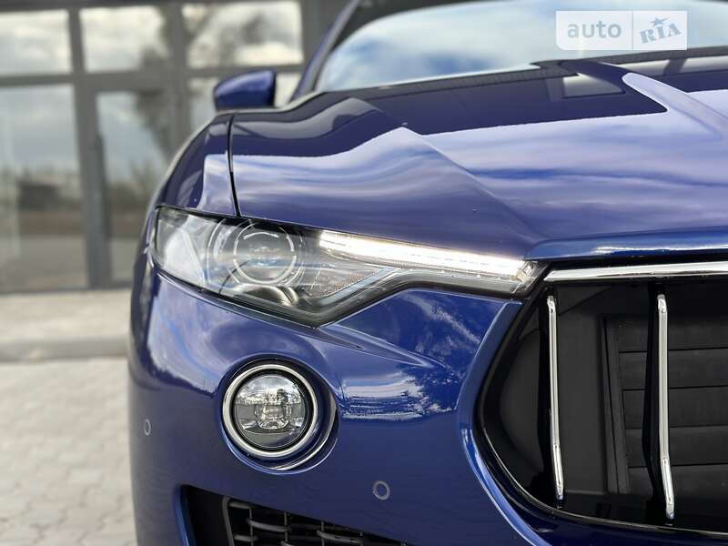 Внедорожник / Кроссовер Maserati Levante 2016 в Днепре