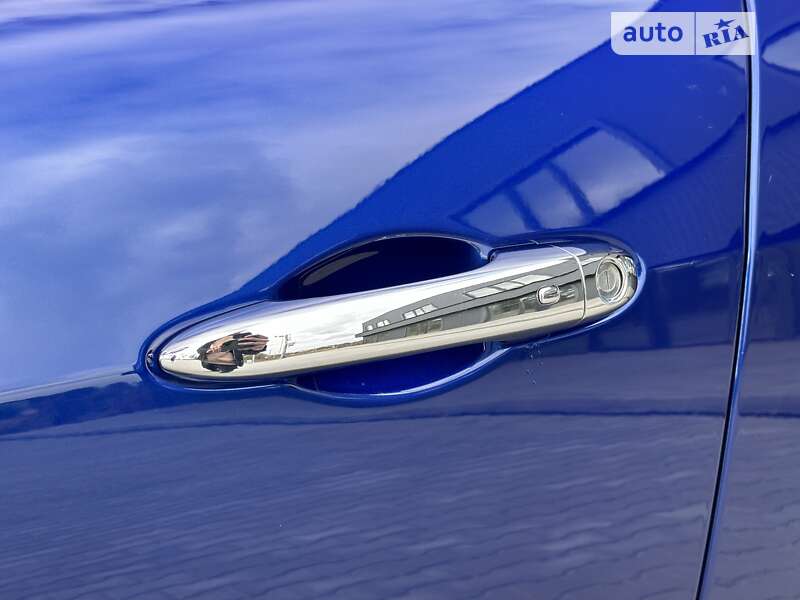 Внедорожник / Кроссовер Maserati Levante 2016 в Днепре