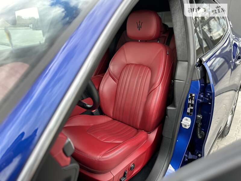 Внедорожник / Кроссовер Maserati Levante 2016 в Днепре