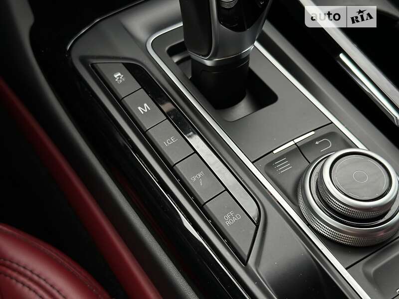 Внедорожник / Кроссовер Maserati Levante 2016 в Днепре