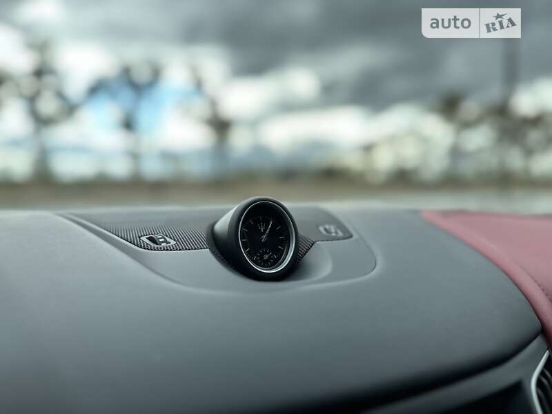 Внедорожник / Кроссовер Maserati Levante 2016 в Днепре