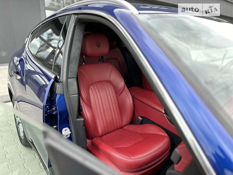 Внедорожник / Кроссовер Maserati Levante 2016 в Днепре