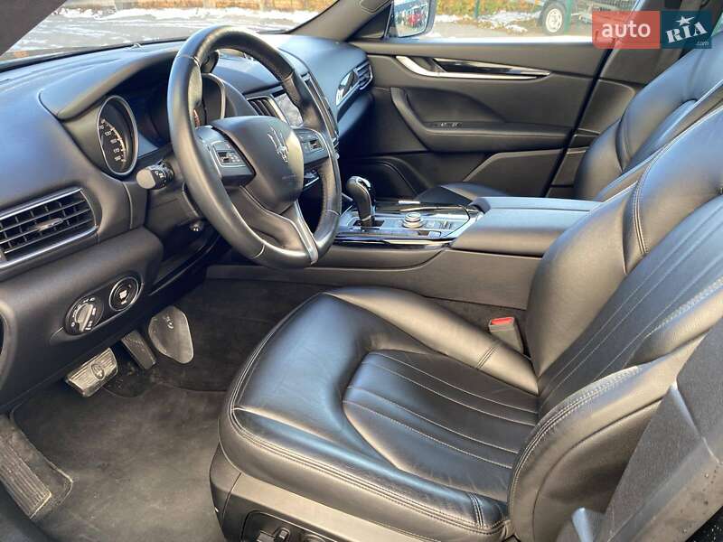 Внедорожник / Кроссовер Maserati Levante 2017 в Киеве