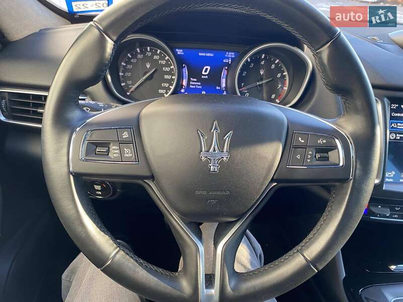 Внедорожник / Кроссовер Maserati Levante 2017 в Киеве