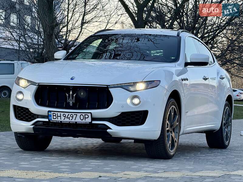 Внедорожник / Кроссовер Maserati Levante 2016 в Одессе