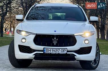 Позашляховик / Кросовер Maserati Levante 2016 в 