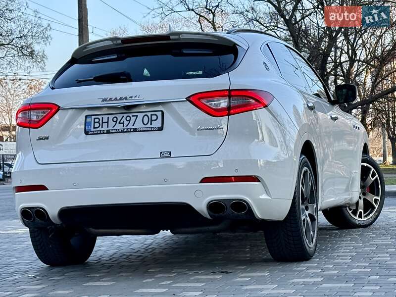 Внедорожник / Кроссовер Maserati Levante 2016 в Одессе