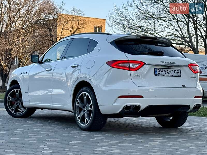 Внедорожник / Кроссовер Maserati Levante 2016 в Одессе