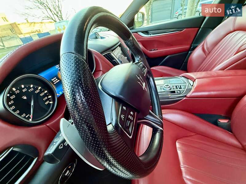 Внедорожник / Кроссовер Maserati Levante 2016 в Одессе