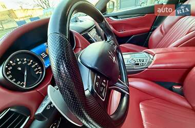 Позашляховик / Кросовер Maserati Levante 2016 в 