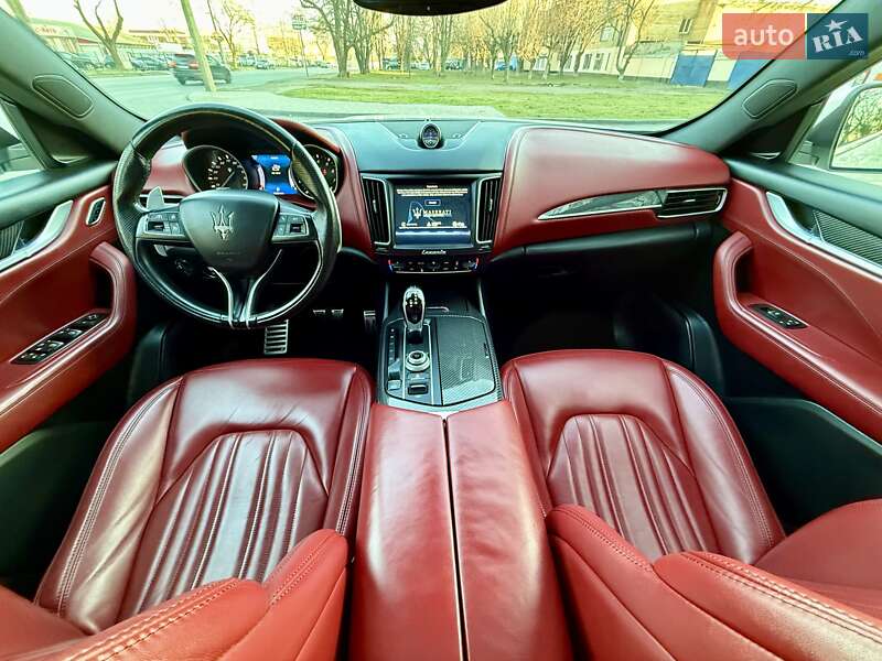Внедорожник / Кроссовер Maserati Levante 2016 в Одессе