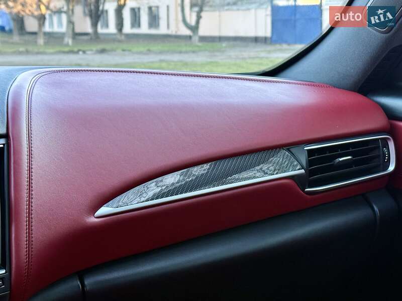 Внедорожник / Кроссовер Maserati Levante 2016 в Одессе