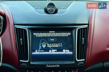 Позашляховик / Кросовер Maserati Levante 2016 в 