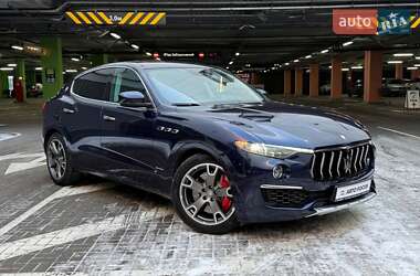 Внедорожник / Кроссовер Maserati Levante 2021 в Киеве