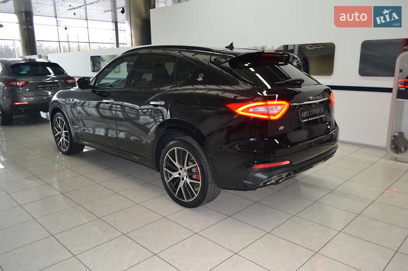 Позашляховик / Кросовер Maserati Levante 2018 в Києві фото 4 Позашляховик / Кросовер Maserati Levante 2018 в Києві
