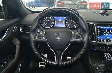 Позашляховик / Кросовер Maserati Levante 2018 в 