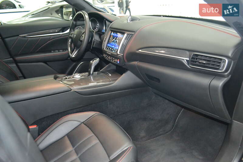 Позашляховик / Кросовер Maserati Levante 2018 в Києві фото 25 Позашляховик / Кросовер Maserati Levante 2018 в Києві
