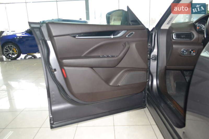 Позашляховик / Кросовер Maserati Levante 2017 в Києві