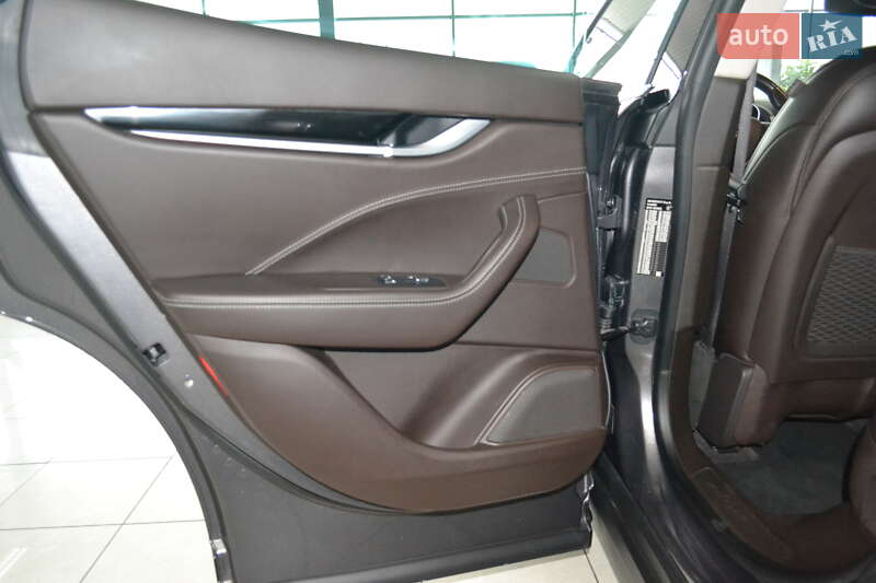 Позашляховик / Кросовер Maserati Levante 2017 в Києві