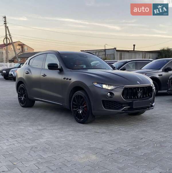 Внедорожник / Кроссовер Maserati Levante 2017 в 