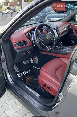 Внедорожник / Кроссовер Maserati Levante 2017 в 