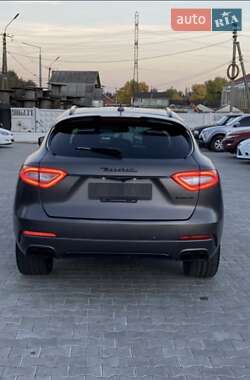 Внедорожник / Кроссовер Maserati Levante 2017 в 
