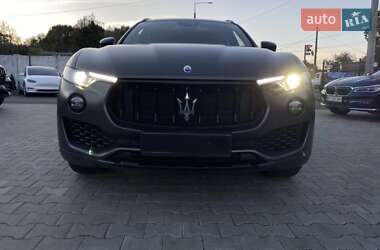 Внедорожник / Кроссовер Maserati Levante 2017 в 